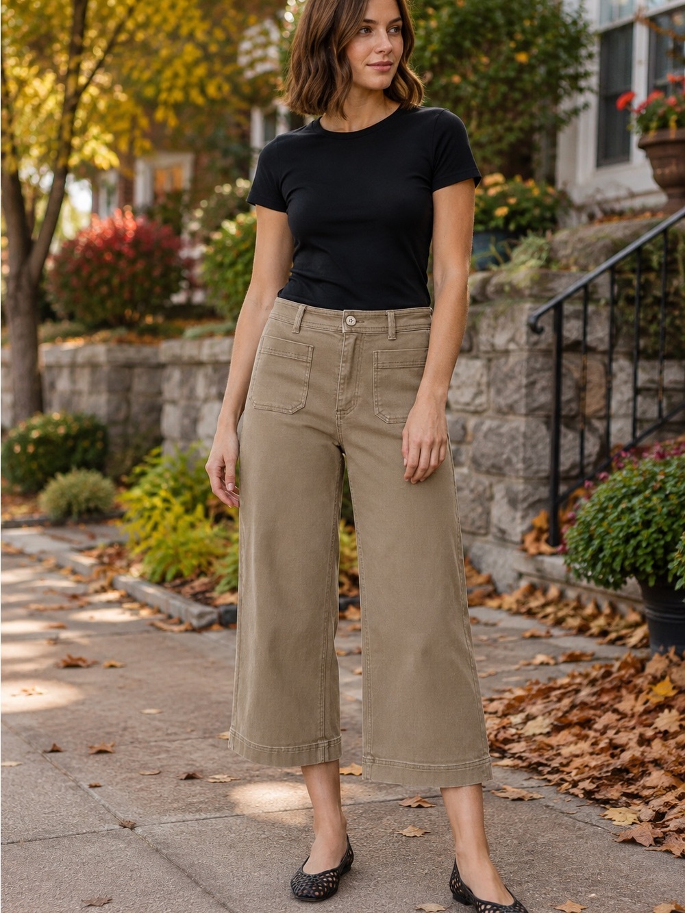 Everlane Khaki/Tan Wide-leg, Crop Patch Pocket Jean. High-waist, stretch. 6